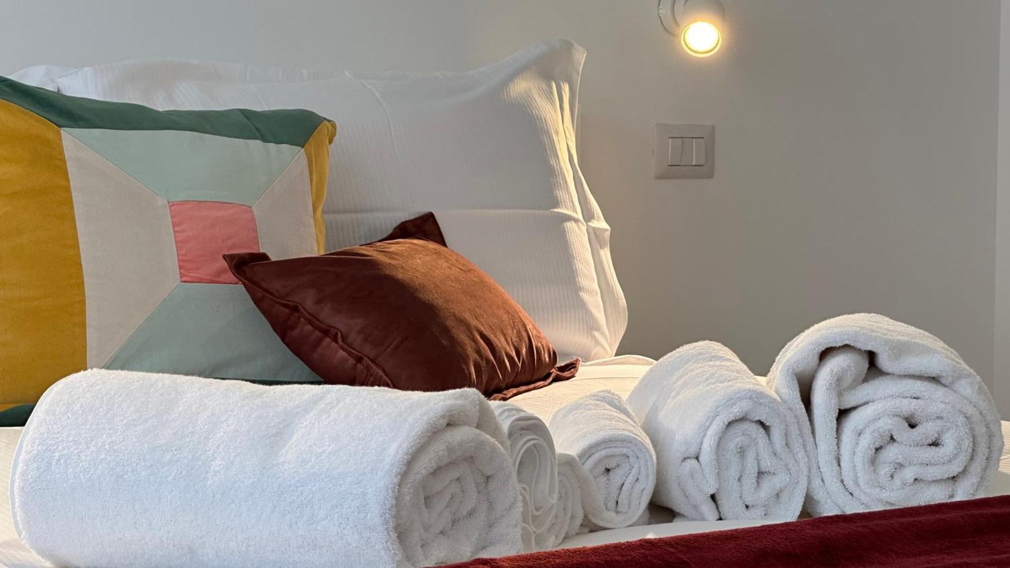 Caseospitali - Casa Navigli Watt, Vicino Al Naviglio, Originale E Luminoso Bilocale Per 4 Con Tutti I Comfort Milan Luaran gambar